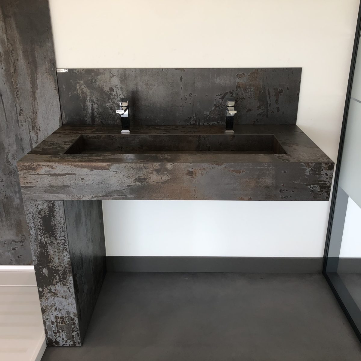DEKTON TRILIUM