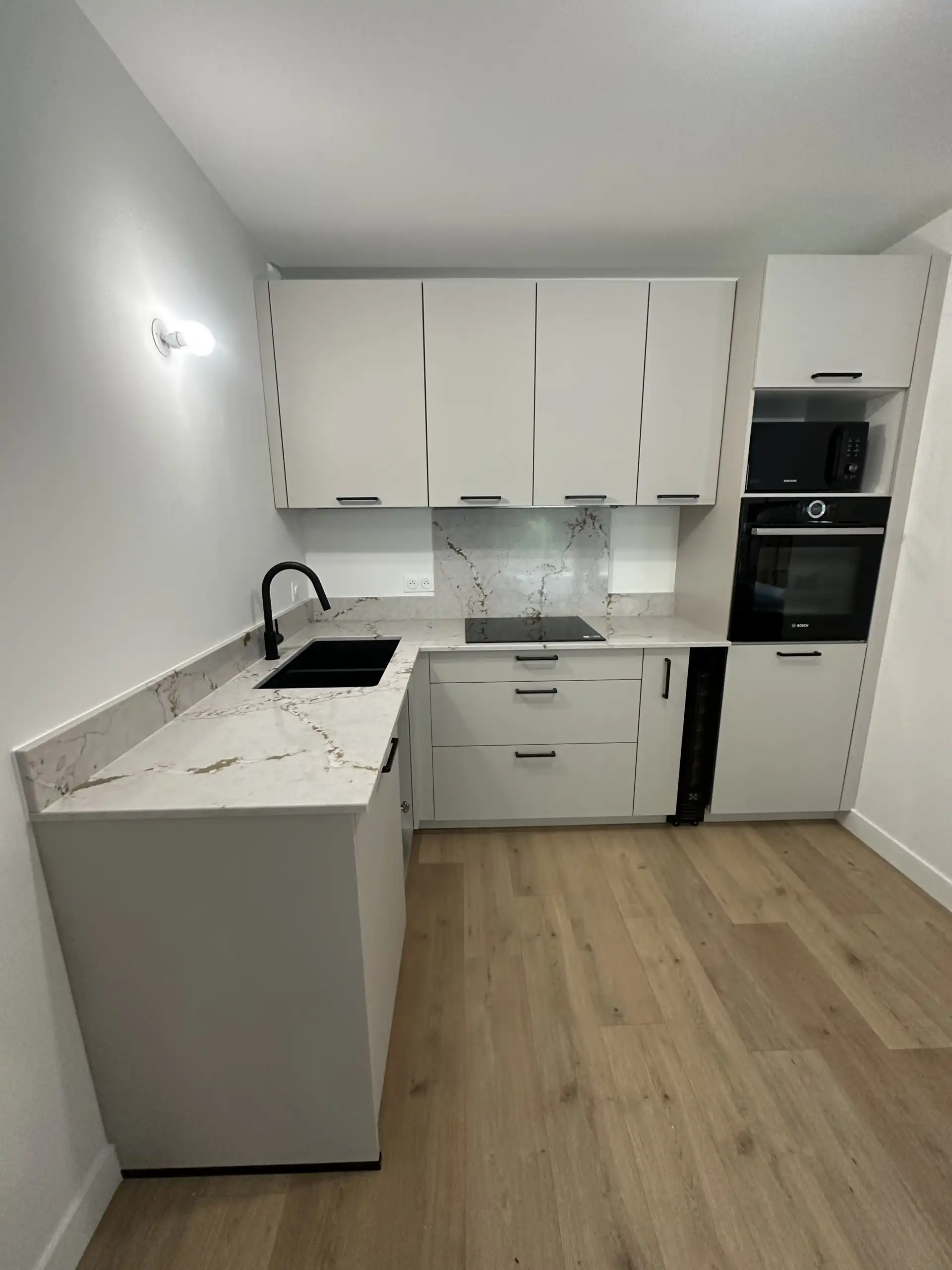 SILESTONE VERSAILLES IVORY