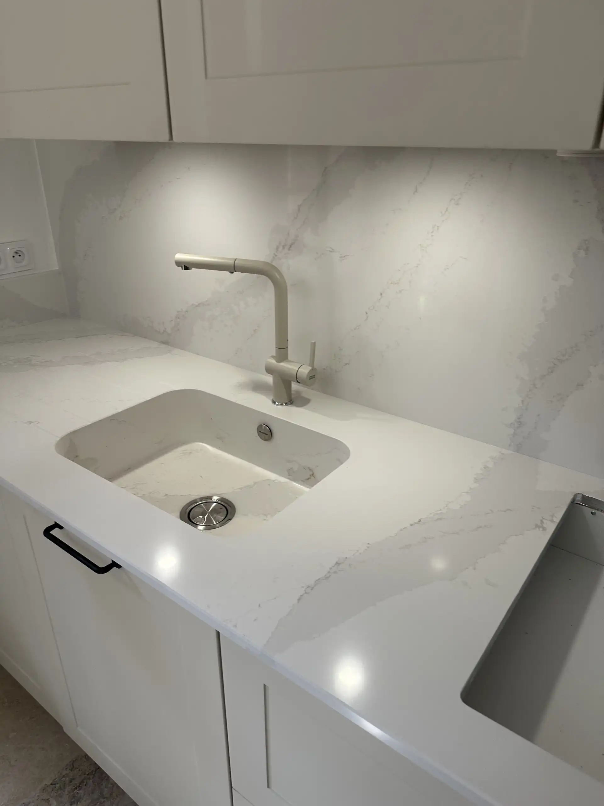 CUVE SILESTONE ET CALACATTA GOLD