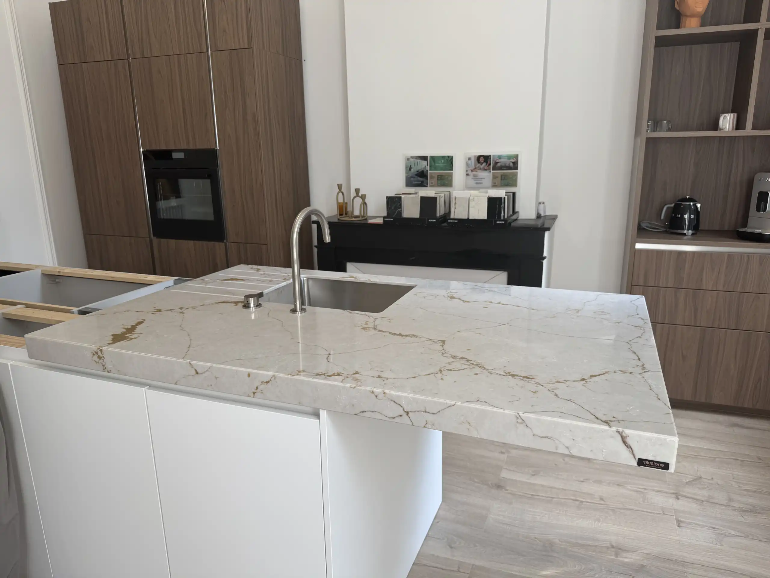 SILESTONE VERSAILLES IVORY