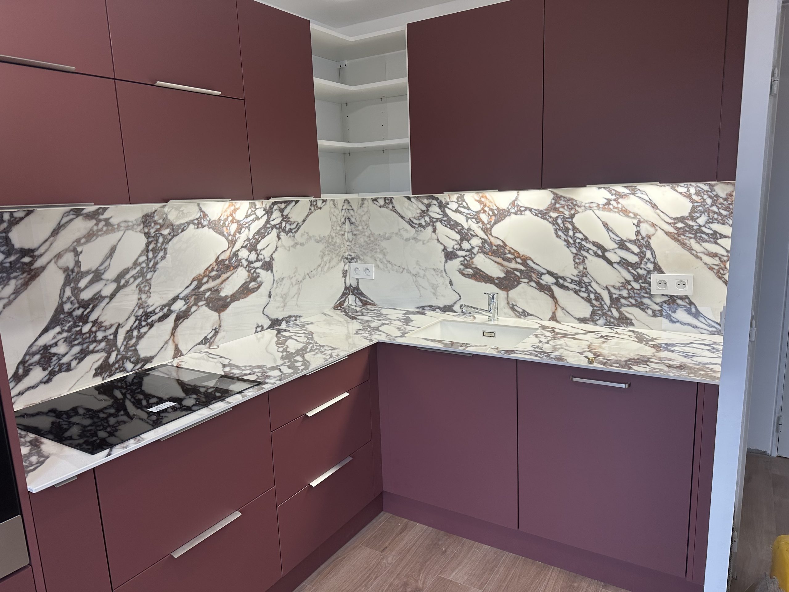 LAMINAM CALACATTA VIOLA LUCIDATO